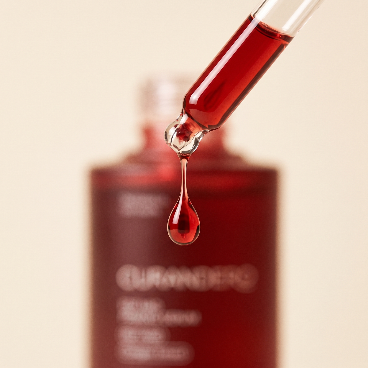 Gota de sérum rojo